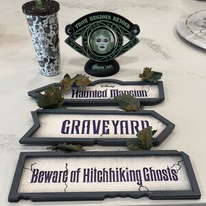 Disney Haunted Mansion Sign and Cup Set - Black and Green
